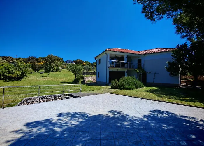 Island Cres Beautiful Views Апартаменты