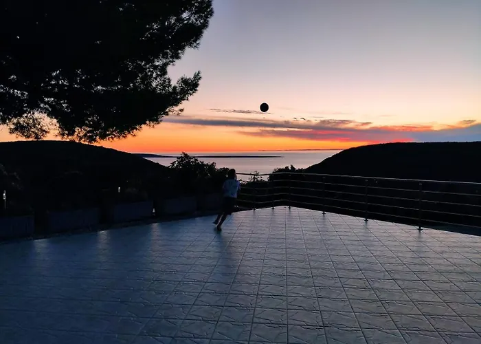 Island Cres Beautiful Views アパート Štivan