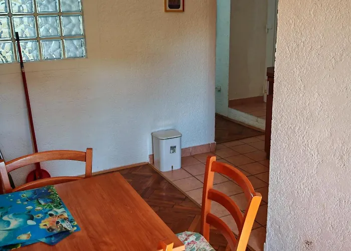 Island Cres Beautiful Views アパート Štivan